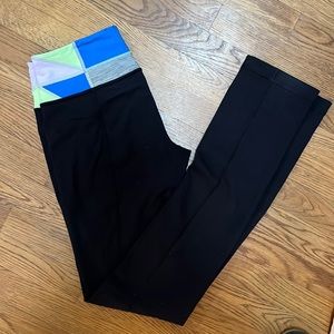 LULULEMON reversible straight leg groove pant, Size 6